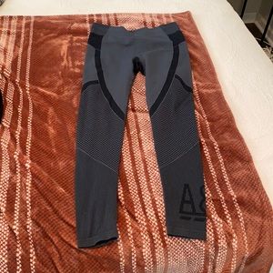 LAST CHANCE ** Abercrombie and Fitch seamless leggings